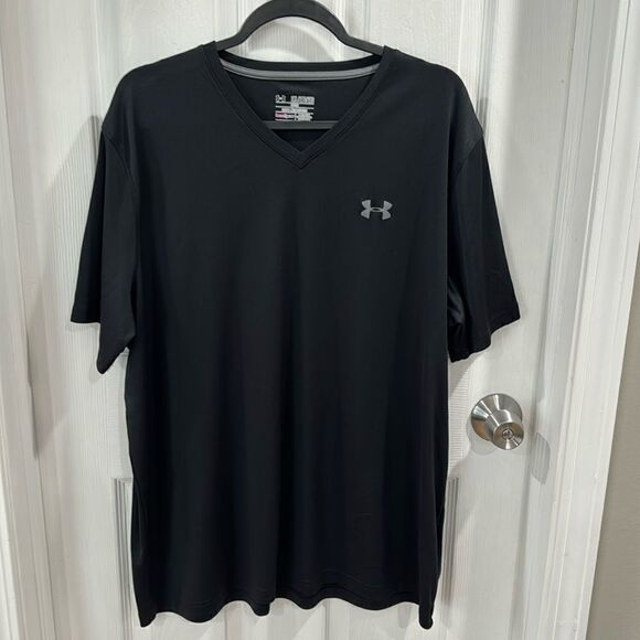 UNDER ARMOUR HEAT GEAR SHIRT. - Picture 1 of 6